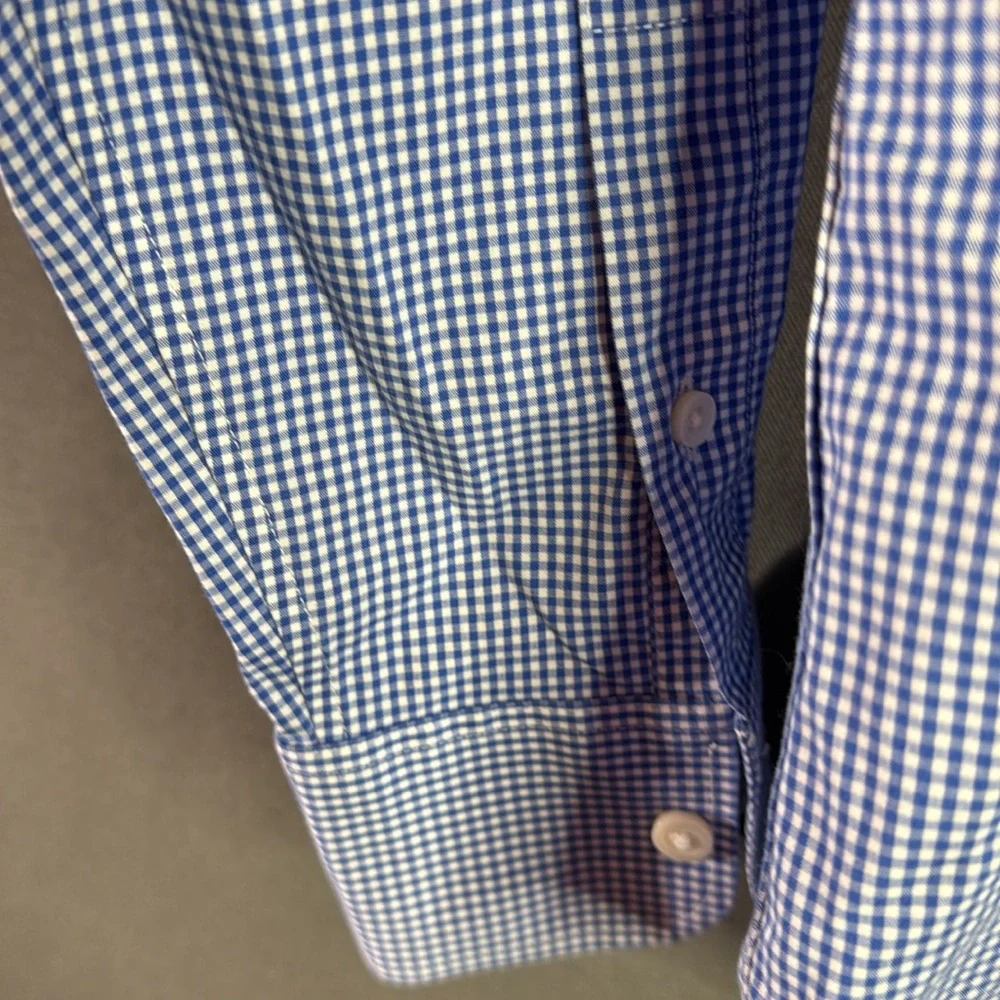 J.Crew Men's Blue‎ Checkered Shirt size medium button-down